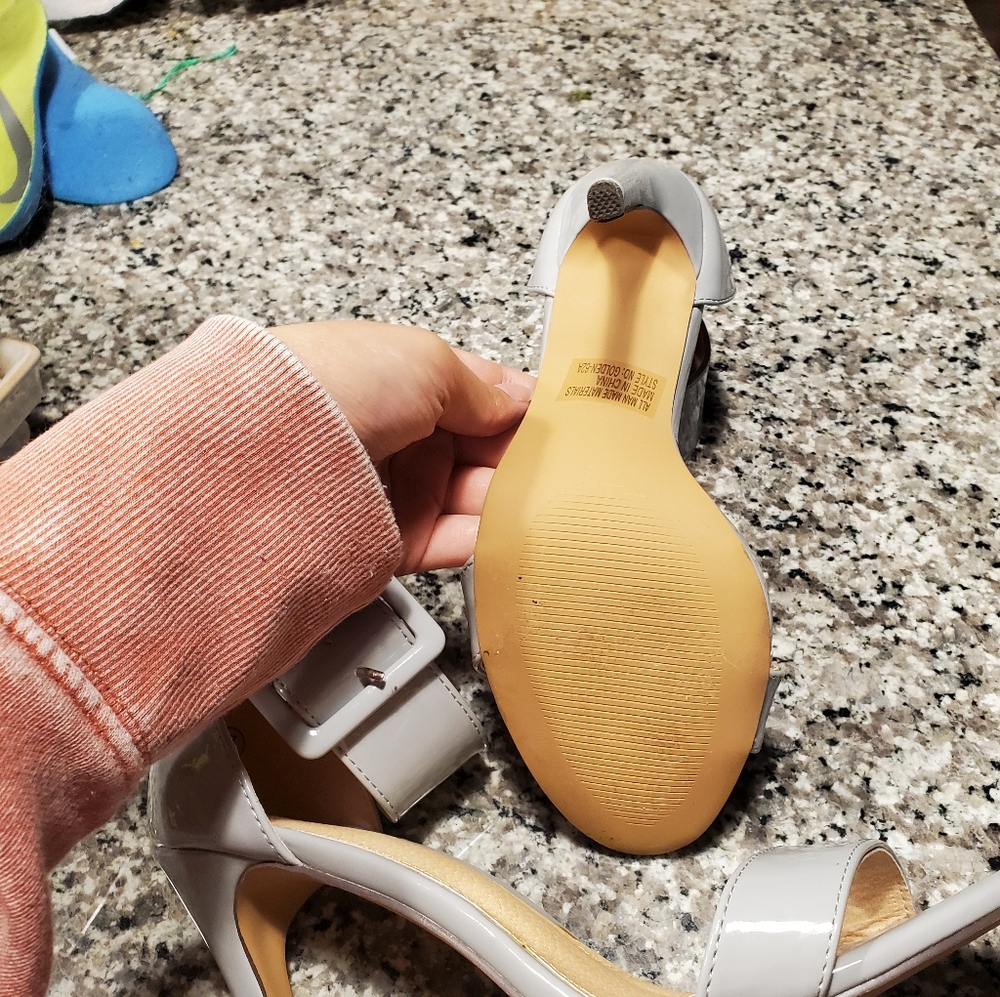 Heels - Picture 2 of 4